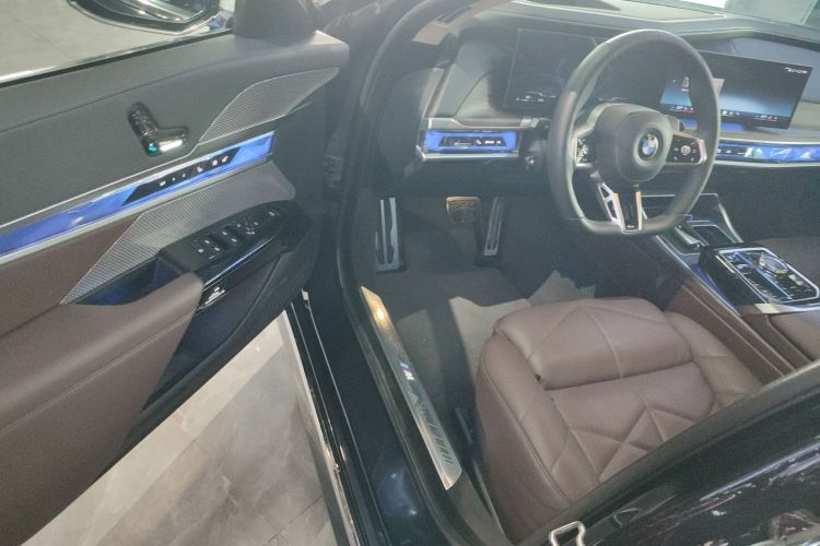 BMW 7 Series 2023 #13 BMW 7 Series 2023 car image #13
