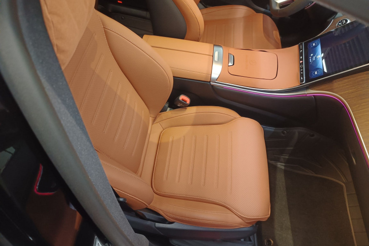 Mercedes-Benz GLC Class 2025 car image #13