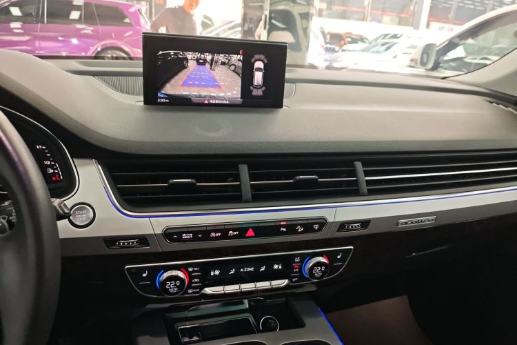 Audi Q7 2016 car image #13