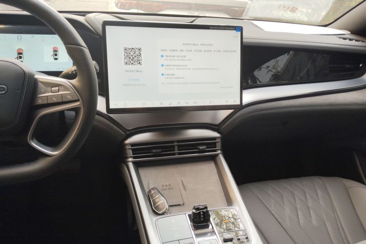 BYD Seal 07 DM-i 2025 car image #13