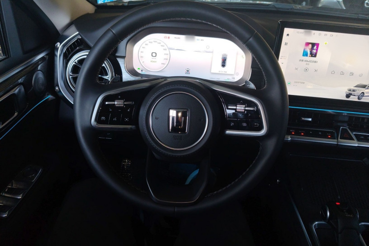 Tank 400 New Energy 2025 immagine di auto #13