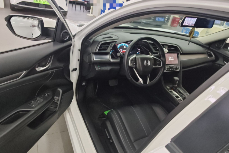 Honda Civic 2018 car image #13