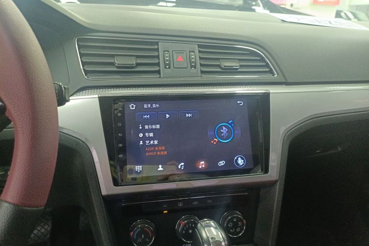 Volkswagen Lamando 2016 immagine di auto #13