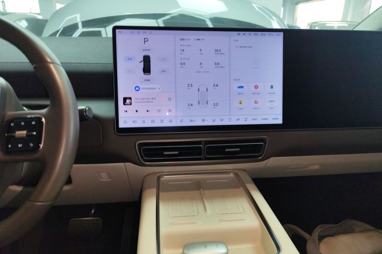 理想汽车 理想MEGA 2024 汽车图片 #13