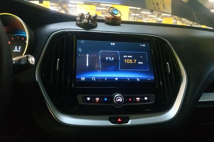 X70M 2022 image de voiture #13