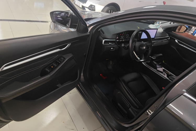 GEELY Emgrand 2024 car image #13