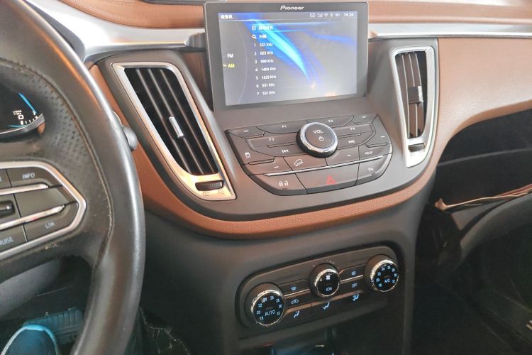 Soueast DX7 2016 car image #13