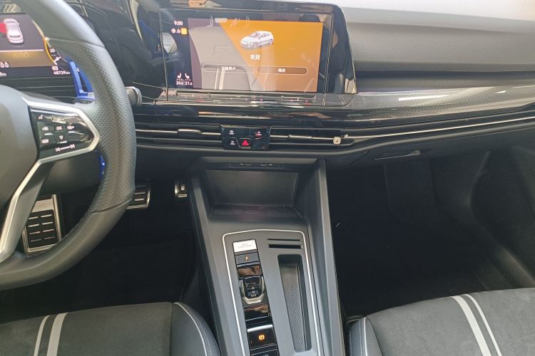 Volkswagen Golf 2021 car image #13