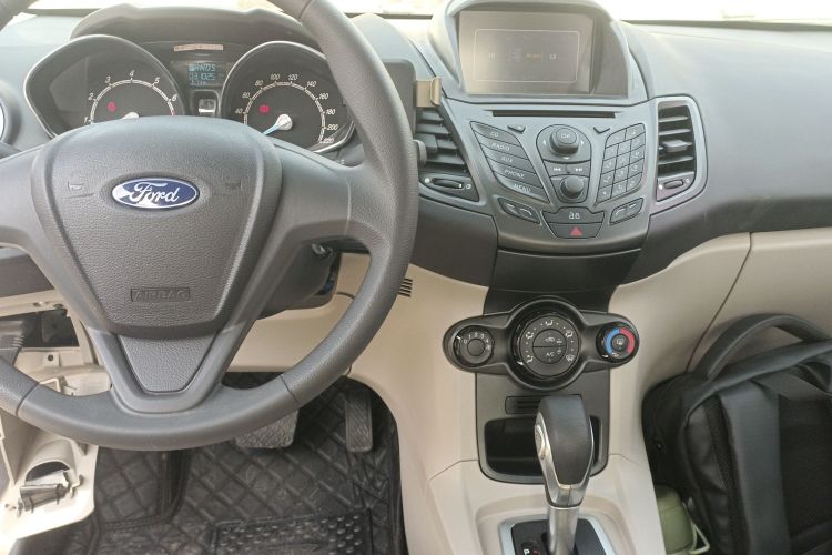 Ford Fiesta 2016 car image #13
