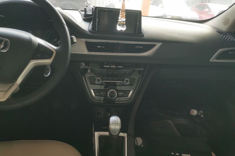 长安 悦翔V7 2015 汽车图片 #13