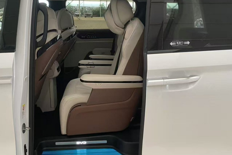 BYD Xia 2024 صورة سيارة #13