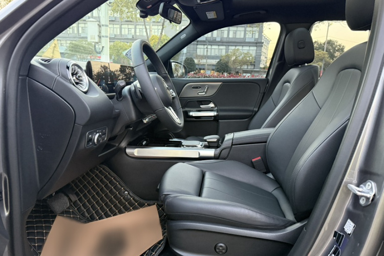 Mercedes-Benz EQB Class 2022 #13 Mercedes-Benz EQB Class 2022 car image #13