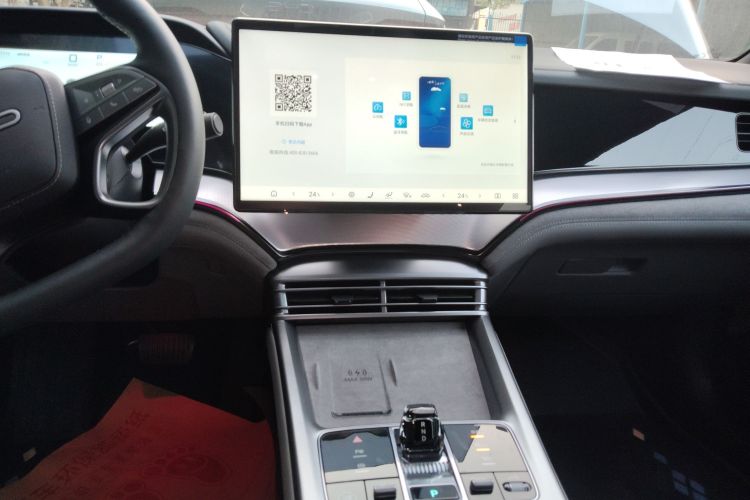 BYD Seal 07 DM-i 2025 car image #13