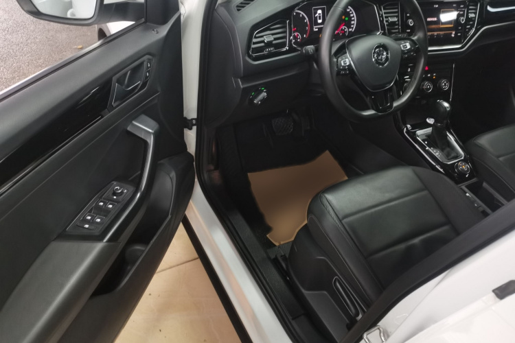 T-Roc 2019 #13 T-Roc 2019 car image #13