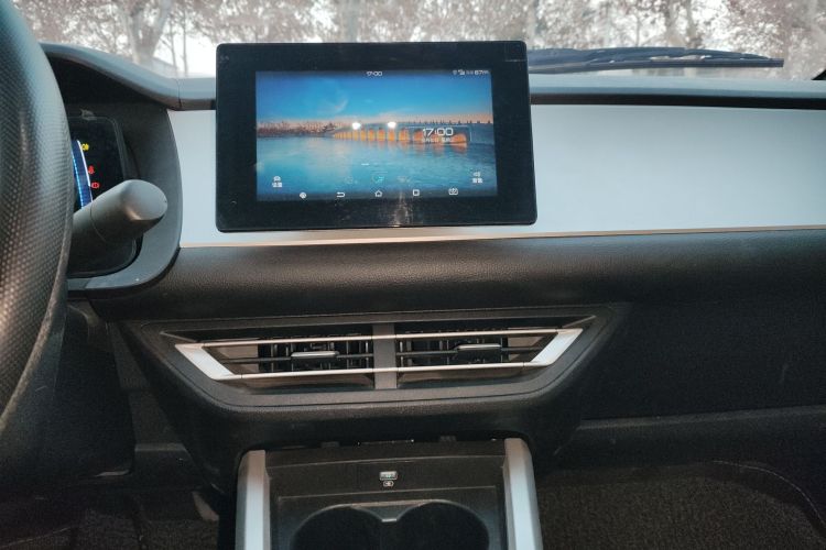 BYD e1 2021 car image #13