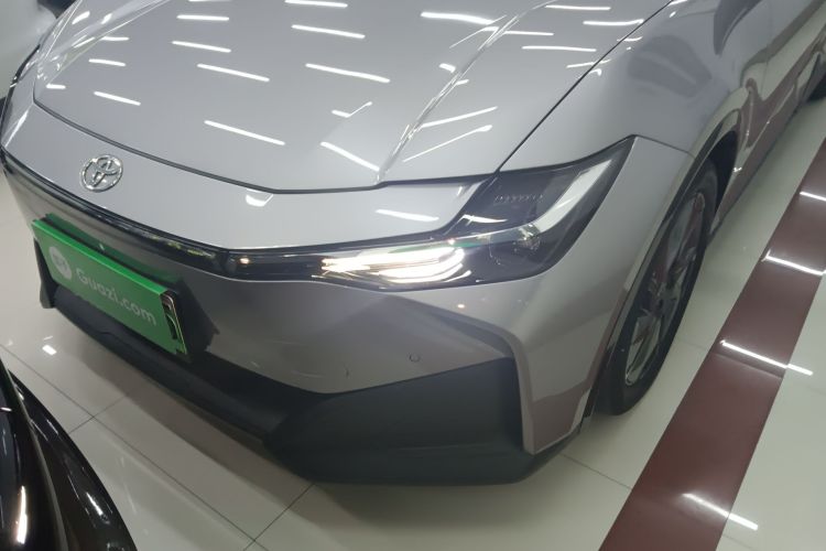 Toyota bZ3 2023 immagine di auto #13