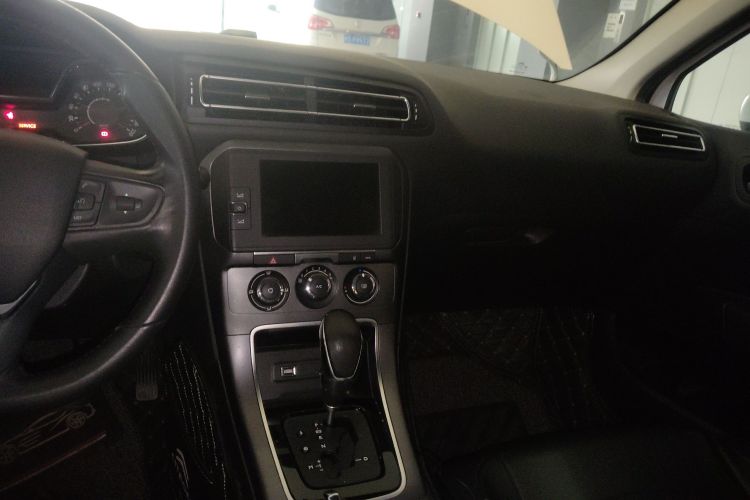 Citroen C4 C-Quatre 2018 car image #13