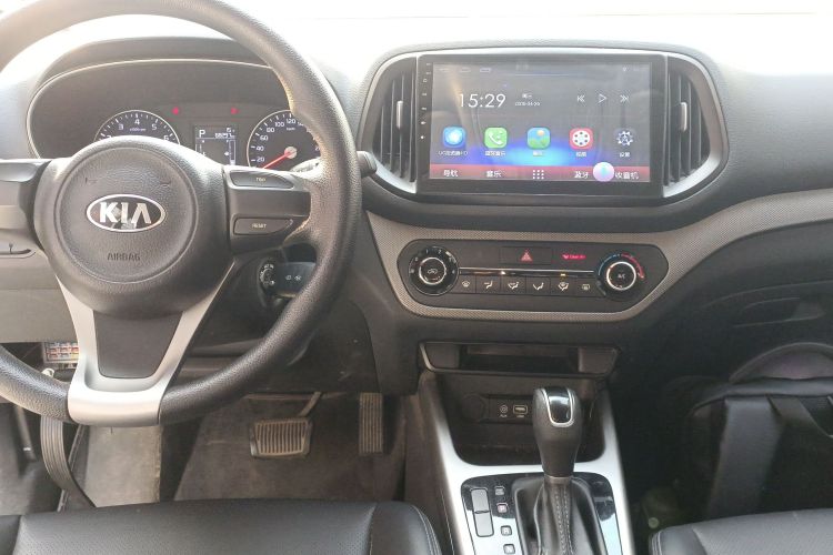 Kia Stonic 2016 #13 Kia Stonic 2016 car image #13