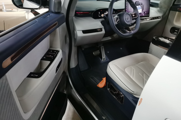 极氪 极氪MIX 2024 汽车图片 #13