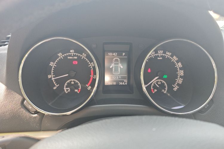 Skoda Yeti 2015 car image #13