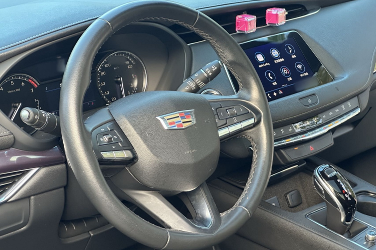2020 car image #13