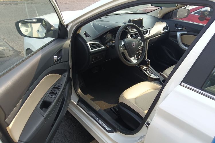 长安 悦翔V7 2017 汽车图片 #13