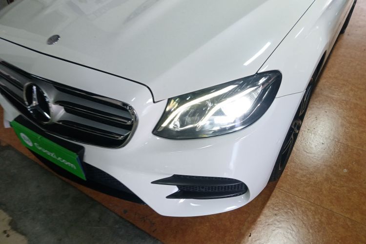 Mercedes-Benz E Class 2017 immagine di auto #13