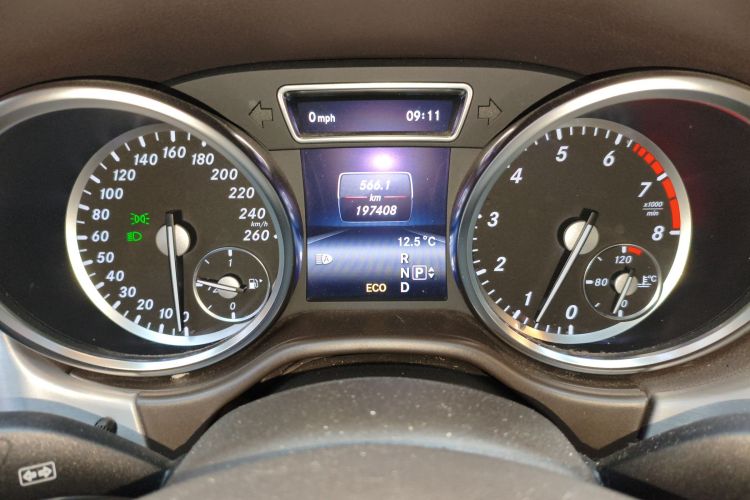 Mercedes-Benz M Class 2015 car image #13