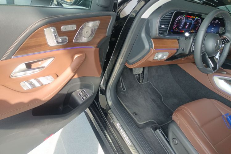 Mercedes-Benz GLE Class New Energy 2023 car image #13