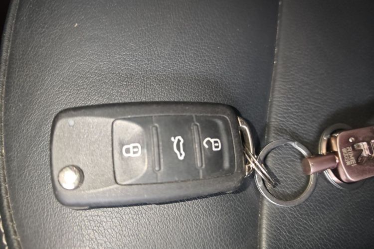 Volkswagen Gran Lavida 2018 immagine di auto #13