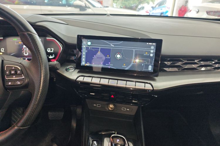 5 2021 immagine di auto #13