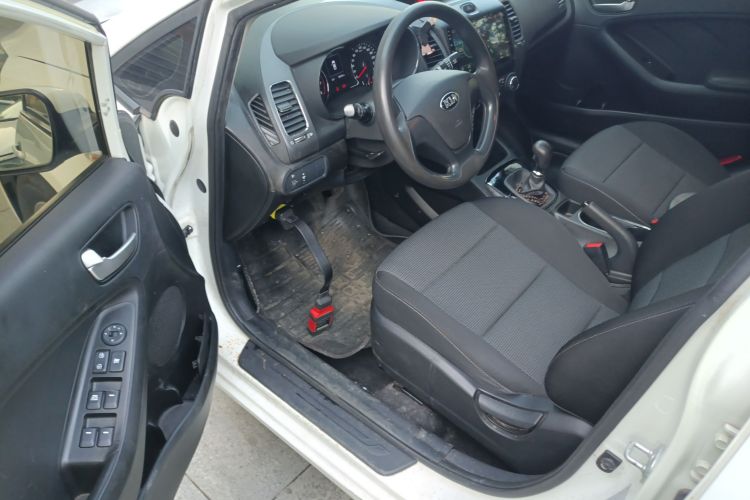 Kia K3 2018 car image #13