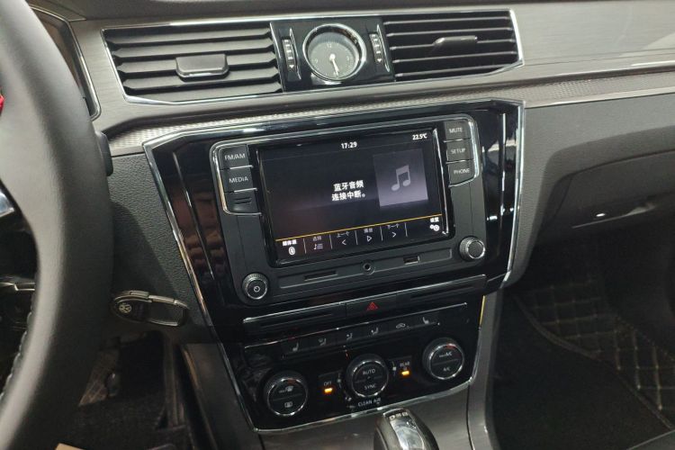 Volkswagen Passat 2016 #13 Volkswagen Passat 2016 car image #13