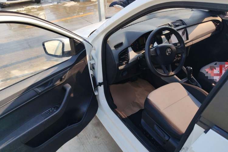 Skoda Fabia 2016 car image #13