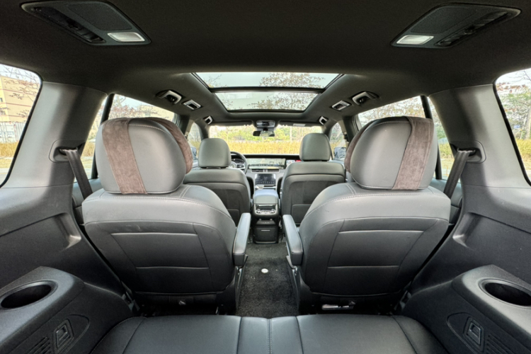 Li One 2022 imagem de carro #13