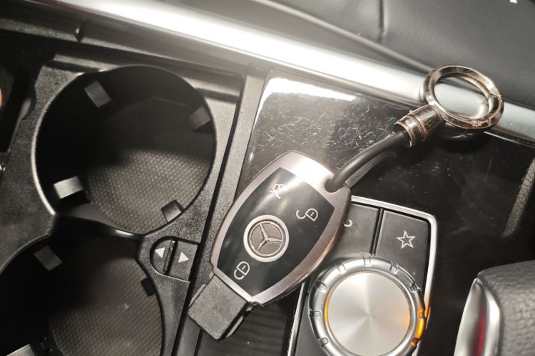 Mercedes-Benz E Class 2015 car image #13
