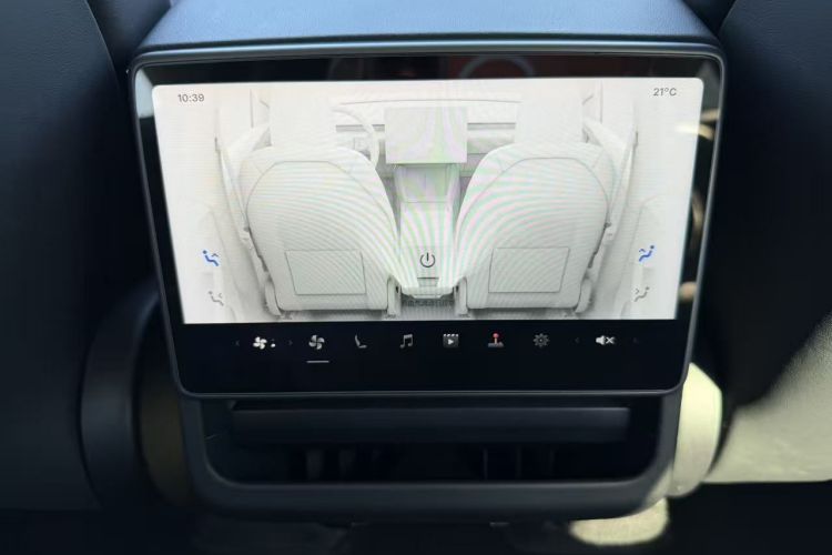 Tesla Model Y 2025 car image #13