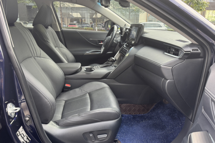 Toyota Harrier 2022 car image #13