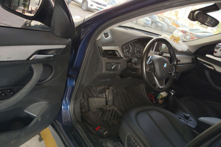 BMW X1 2018 car image #13