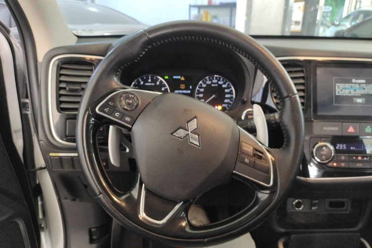 劳斯莱斯 欧蓝德 2022 #13 劳斯莱斯 欧蓝德 2022 汽车图片 #13