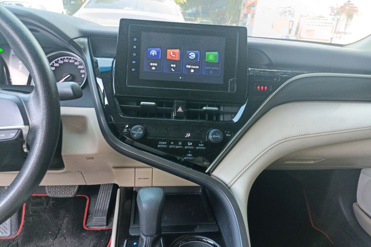 Toyota Camry 2021 car image #13