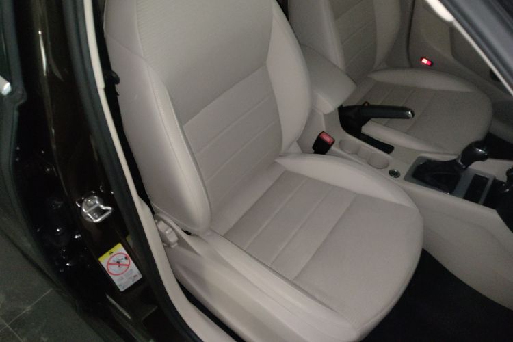 Skoda Octavia 2015 car image #13