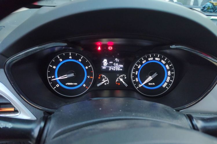 Changan Alsvin V7 2015 car image #13