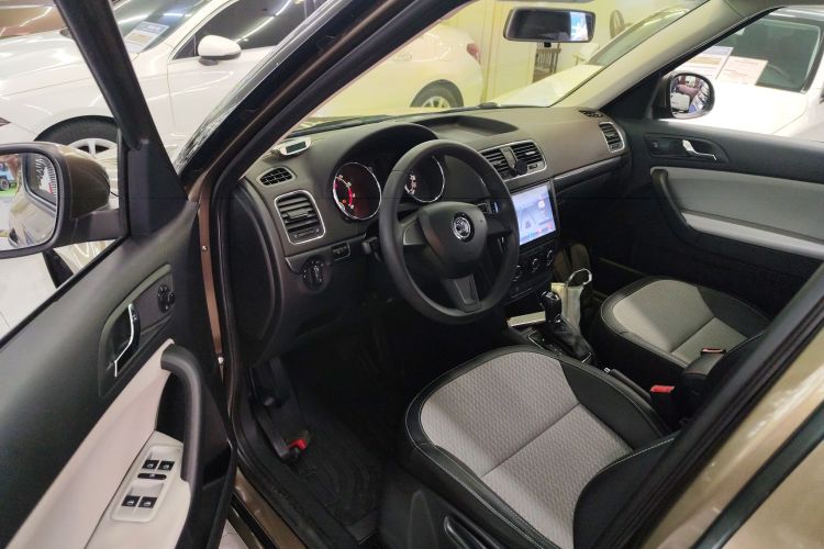 Skoda Yeti 2016 car image #13