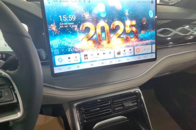 BYD Tang New Energy 2023 #13 BYD Tang New Energy 2023 car image #13