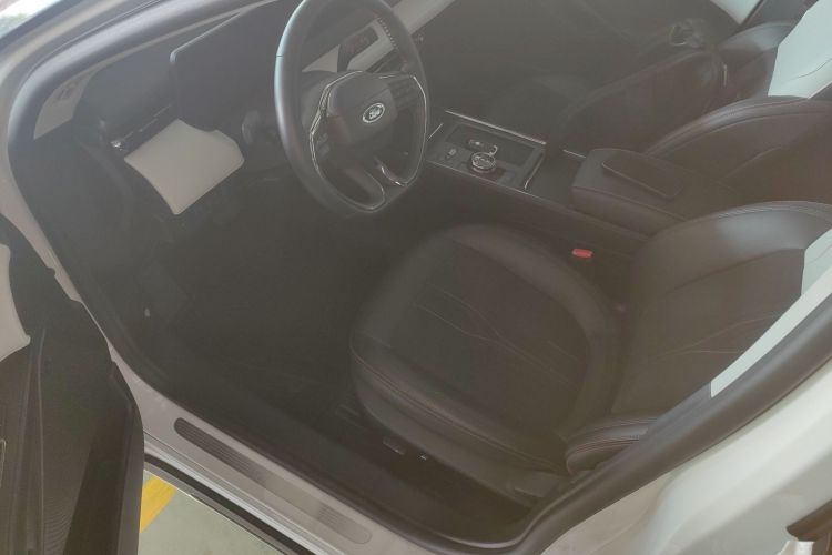 Ford Mondeo 2022 car image #13