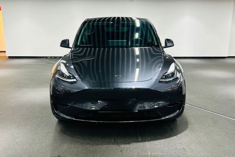 Tesla Model Y 2024 car image #13