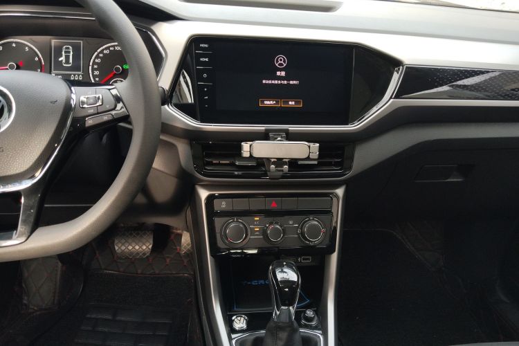 Volkswagen T-Cross 2020 car image #13