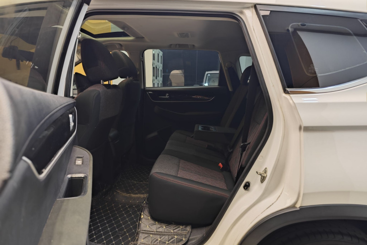 T5 2019 car image #13