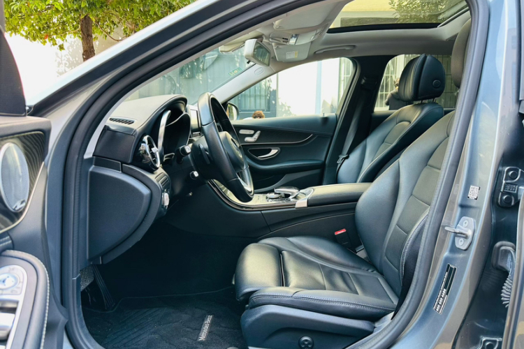 C Class 2019 #13 C Class 2019 car image #13